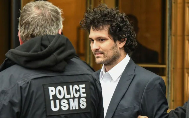 FTX: Kriptovalyuta nəhəngi Sem Bankman 5 milyard dollardan çox aktivləri geri alır