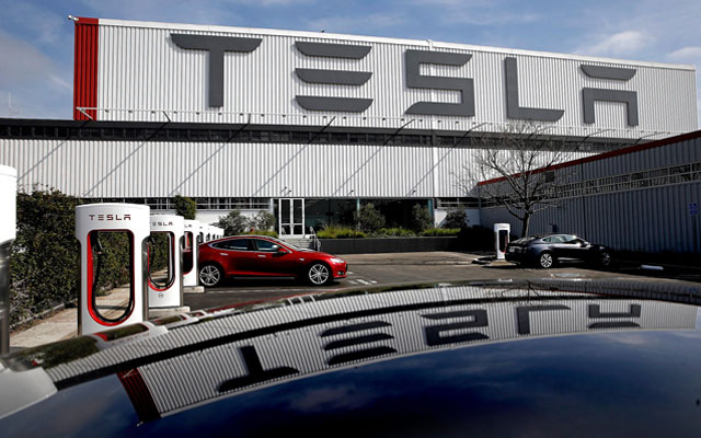 Tesla dünyaya müharibə elan etdi!